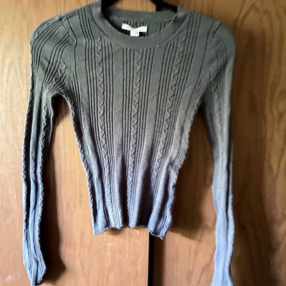 Soft stretchy grey AE long sleeve top